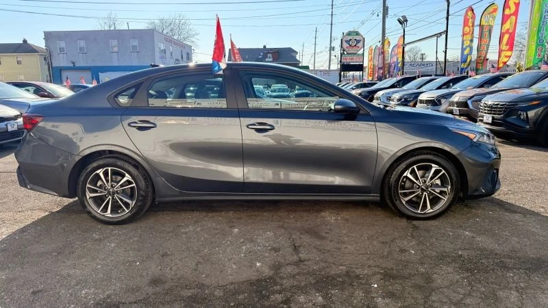 2024 Kia Forte - Image 11 of 12