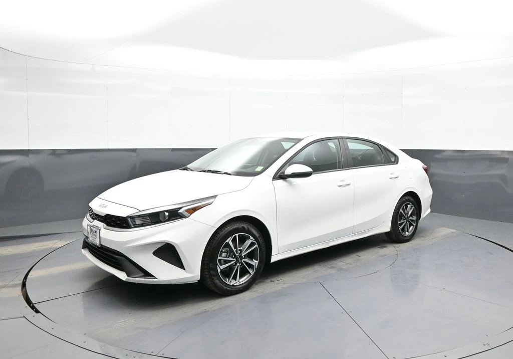 2024 Kia Forte - Image 10 of 21