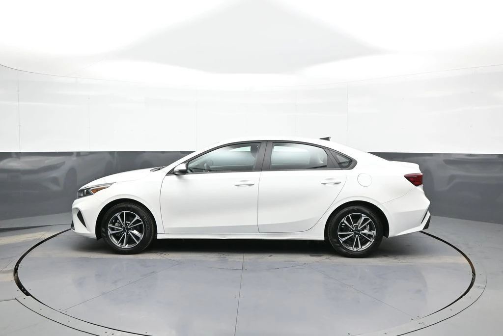 2024 Kia Forte - Image 9 of 21