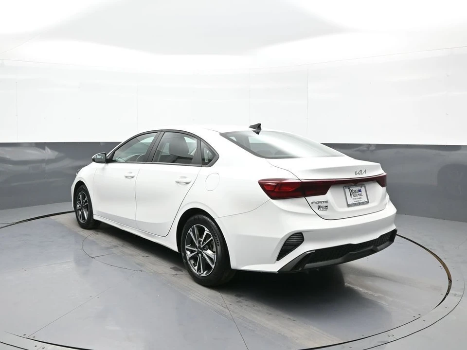 2024 Kia Forte - Image 8 of 21