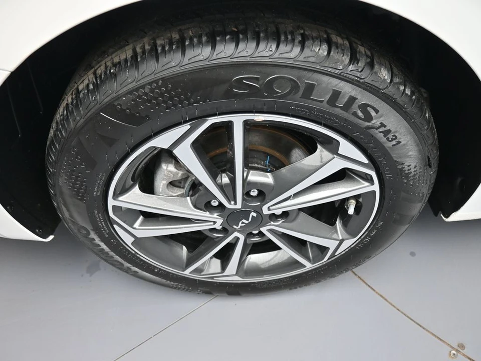 2024 Kia Forte - Image 12 of 21