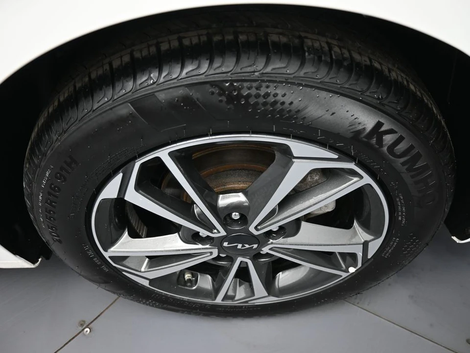 2024 Kia Forte - Image 15 of 21
