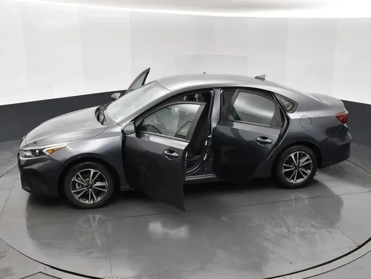 2024 Kia Forte - Image 7 of 12
