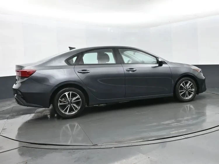 2024 Kia Forte - Image 4 of 12
