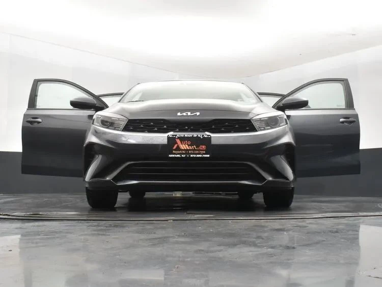 2024 Kia Forte - Image 11 of 12