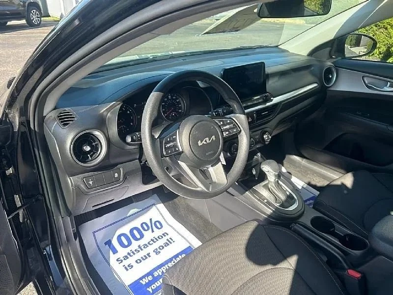 2024 Kia Forte - Image 6 of 12