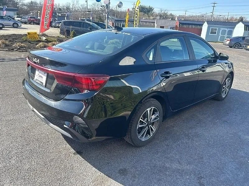2024 Kia Forte - Image 3 of 12