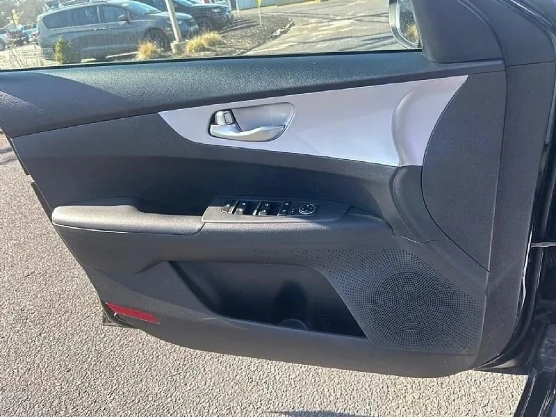 2024 Kia Forte - Image 11 of 12