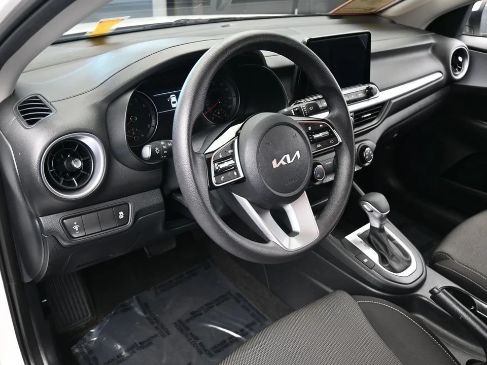 2024 Kia Forte - Image 10 of 12