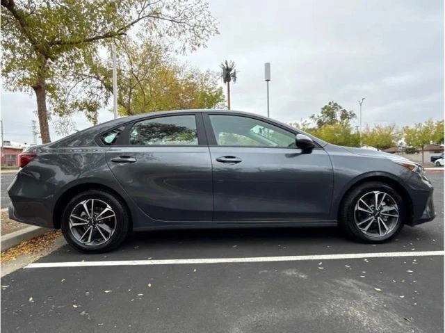 2024 Kia Forte - Image 2 of 11