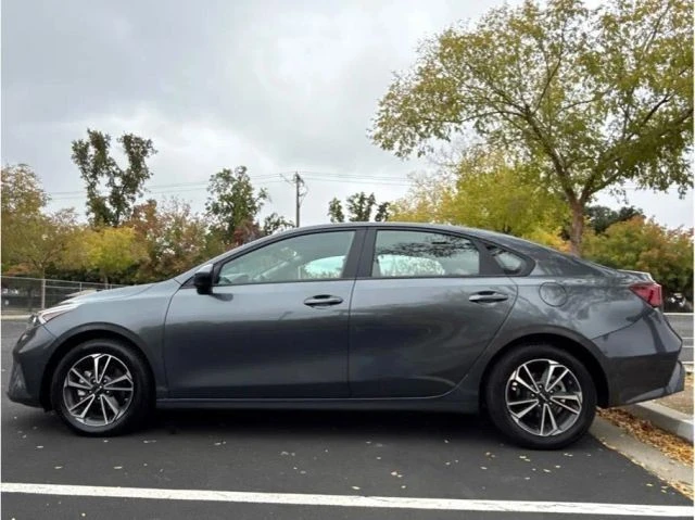 2024 Kia Forte - Image 5 of 11