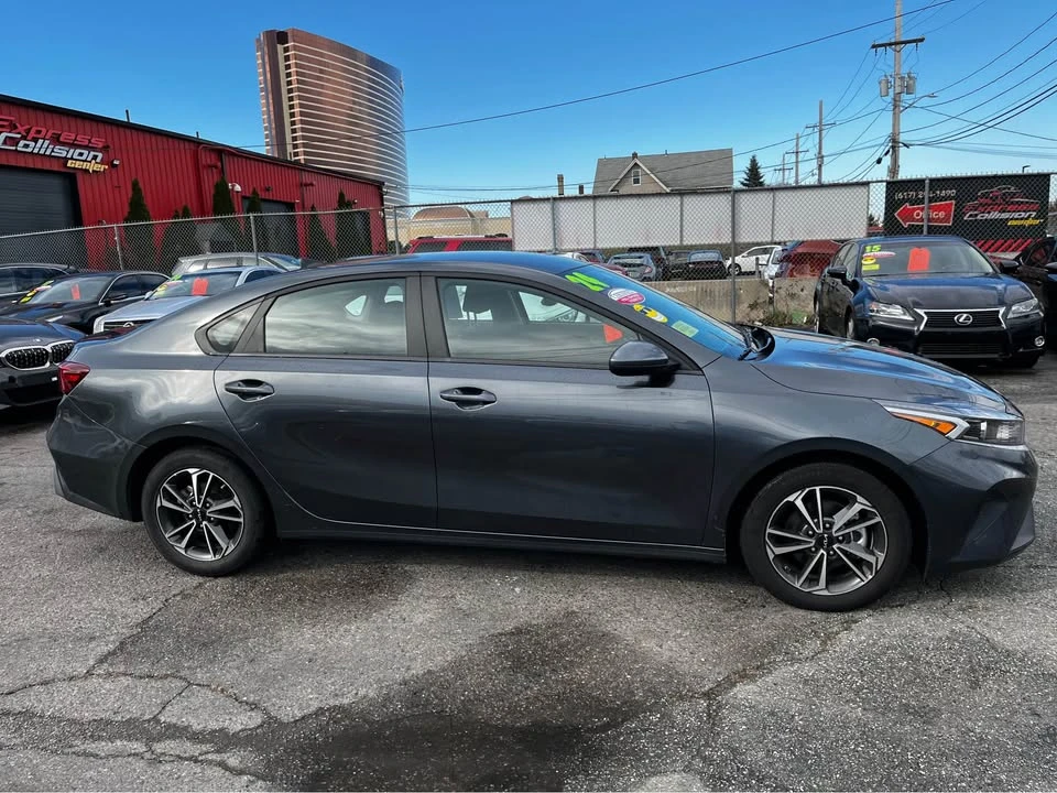 2024 Kia Forte - Image 2 of 6