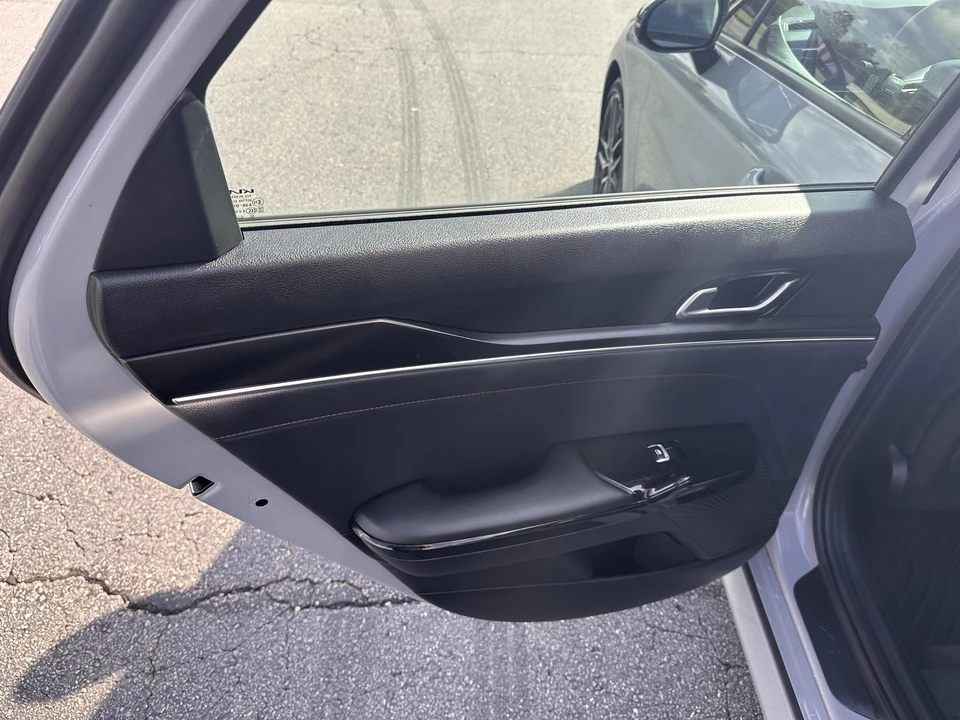 2024 Kia Optima/K5 - Image 11 of 31