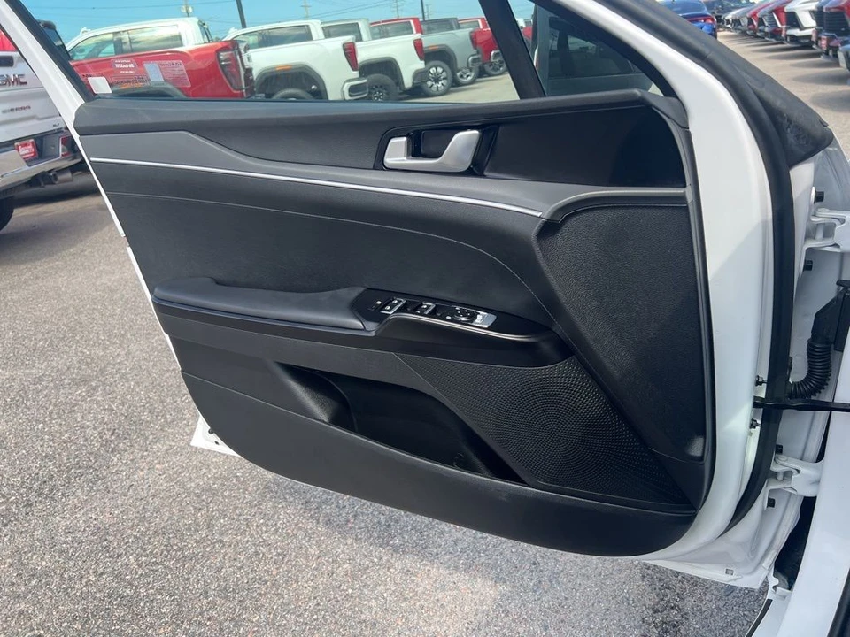 2024 Kia Optima/K5 - Image 11 of 12