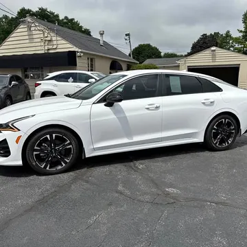 2024 Kia K5 GT-Line Sedan 4D