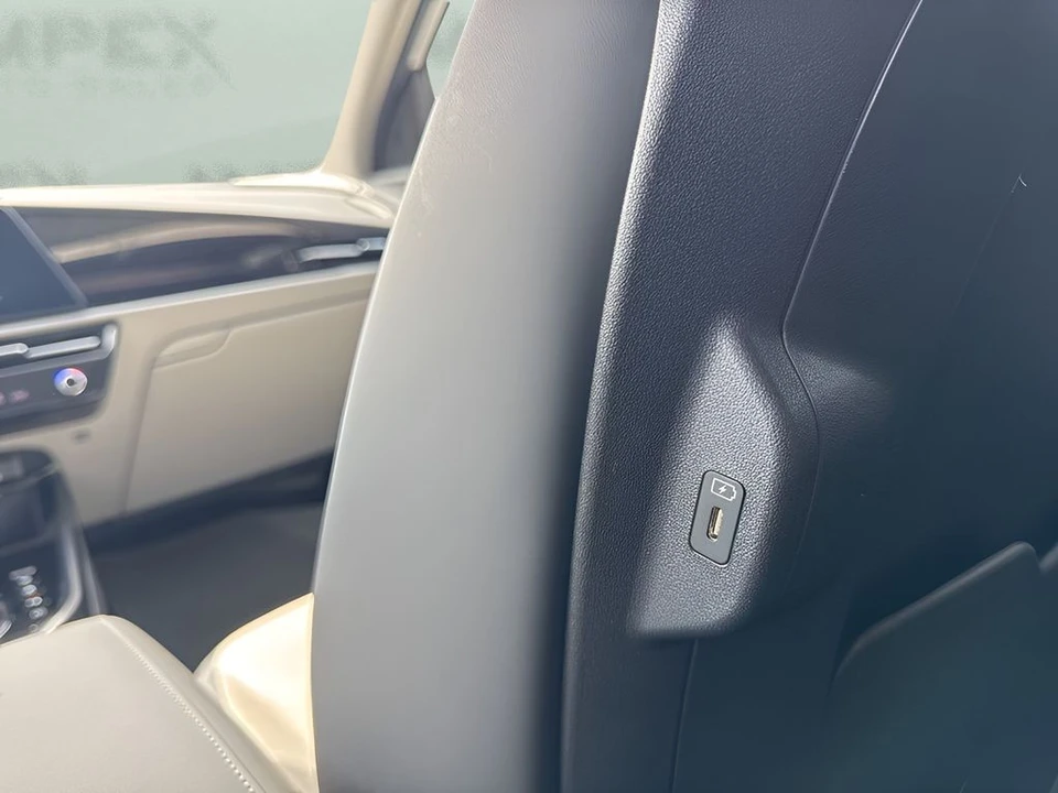 2024 Kia Niro - Image 14 of 31