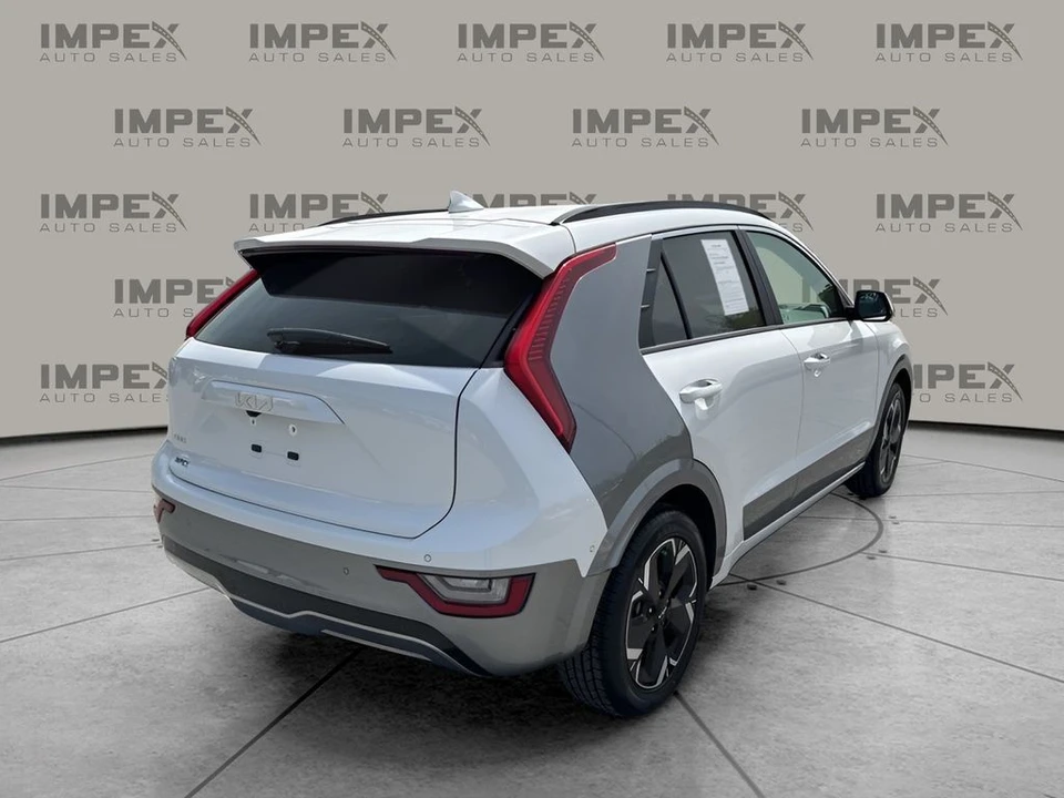 2024 Kia Niro - Image 5 of 31