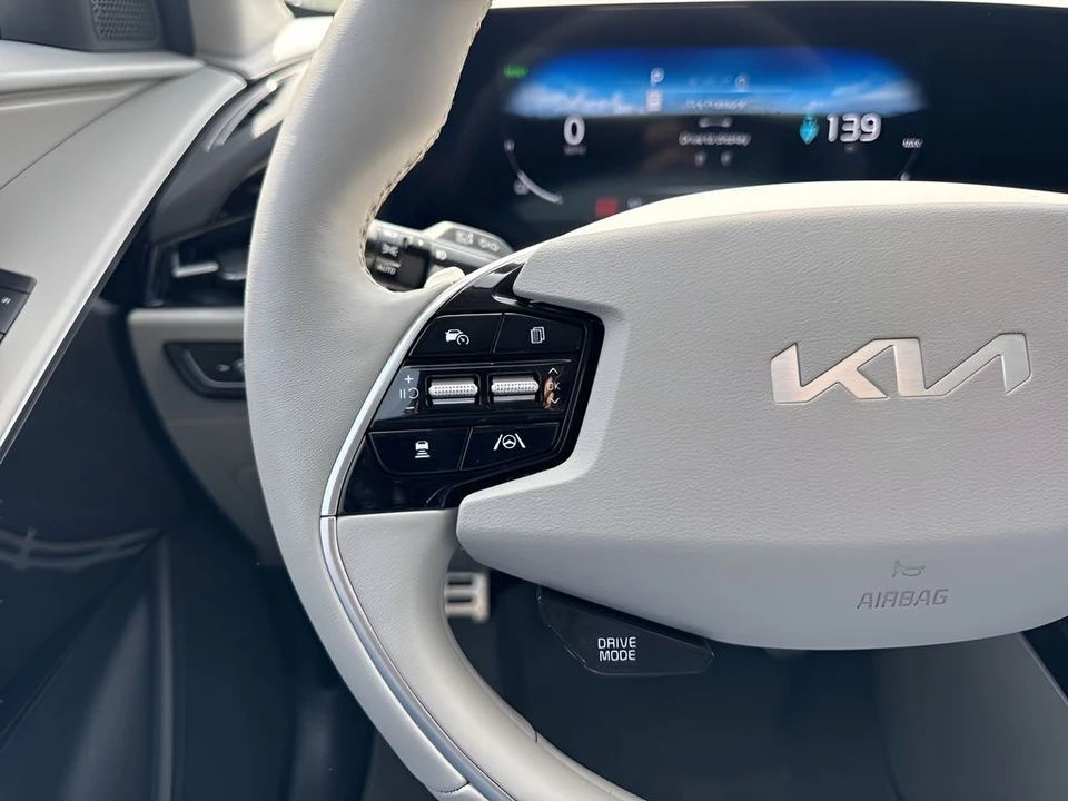 2024 Kia Niro - Image 16 of 31