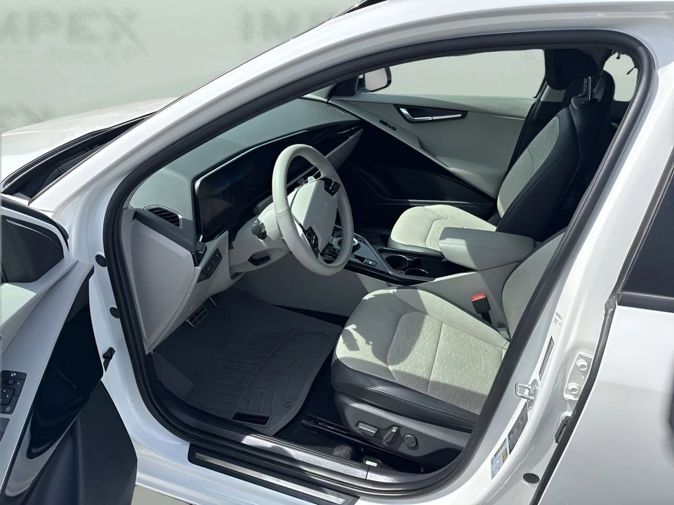 2024 Kia Niro - Image 9 of 21