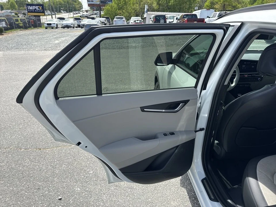 2024 Kia Niro - Image 25 of 31