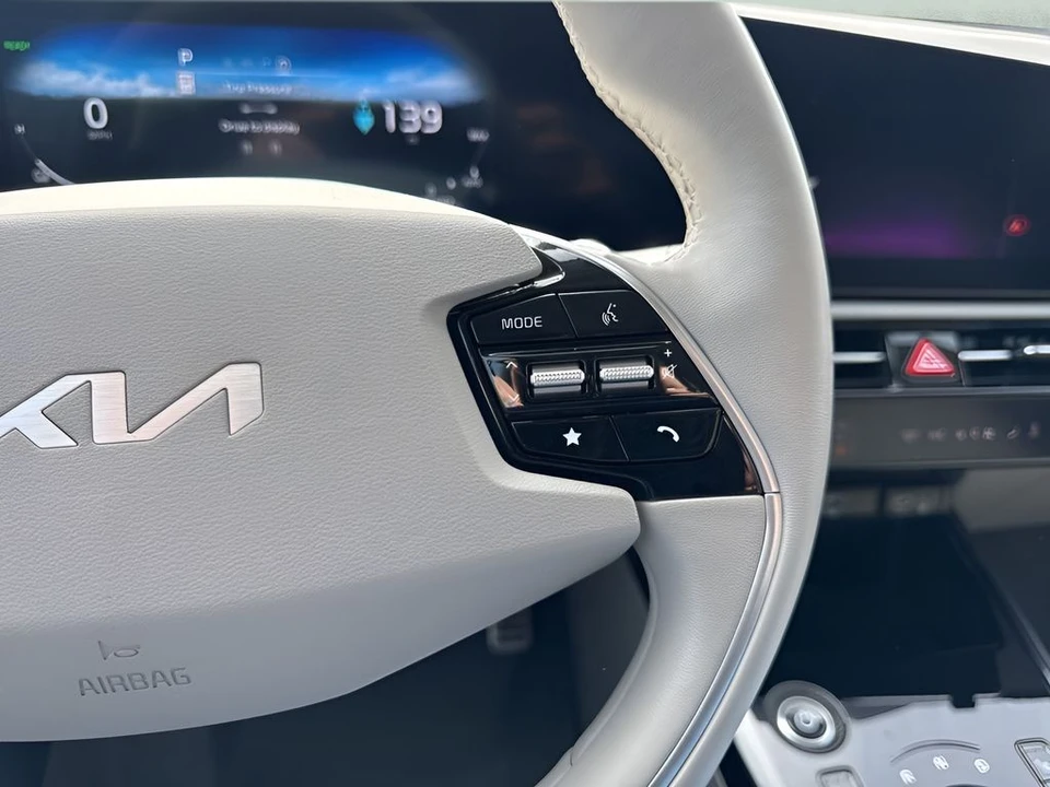 2024 Kia Niro - Image 17 of 31