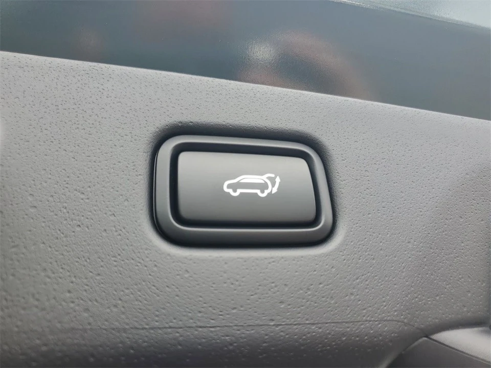 2024 Kia Niro - Image 8 of 21