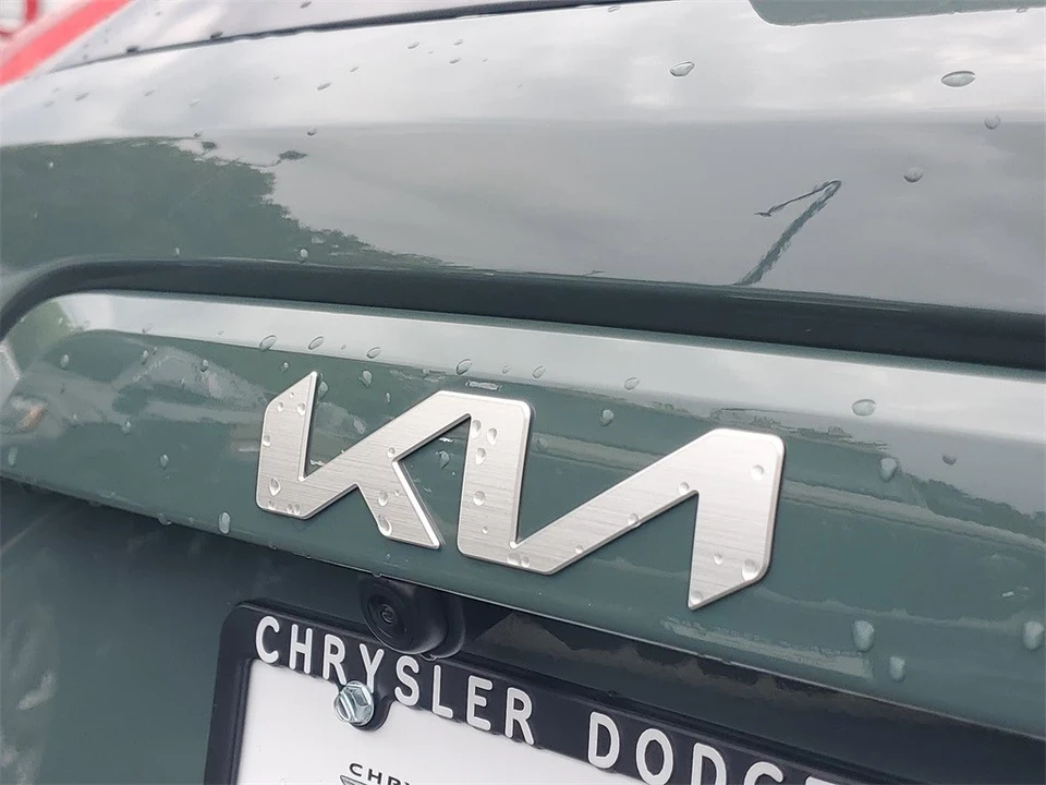 2024 Kia Niro - Image 5 of 21