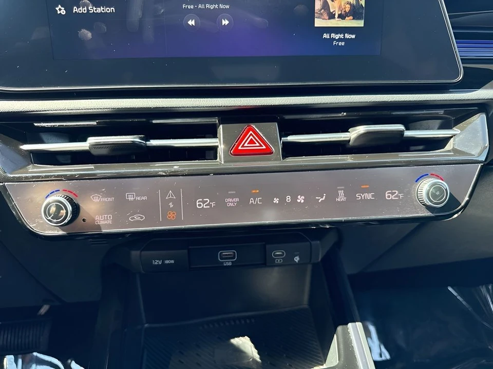 2024 Kia Niro - Image 18 of 21
