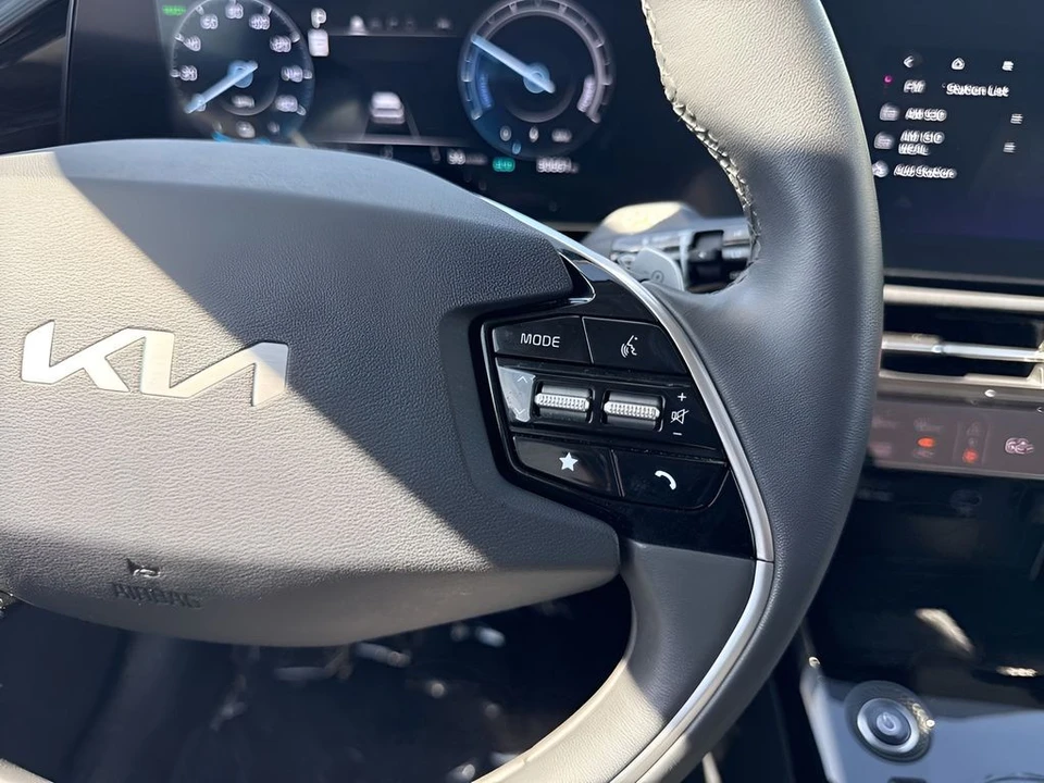2024 Kia Niro - Image 15 of 21