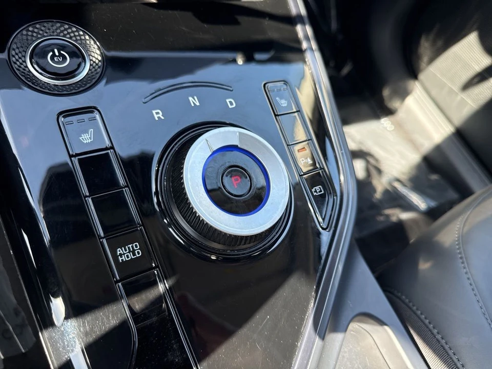 2024 Kia Niro - Image 16 of 21