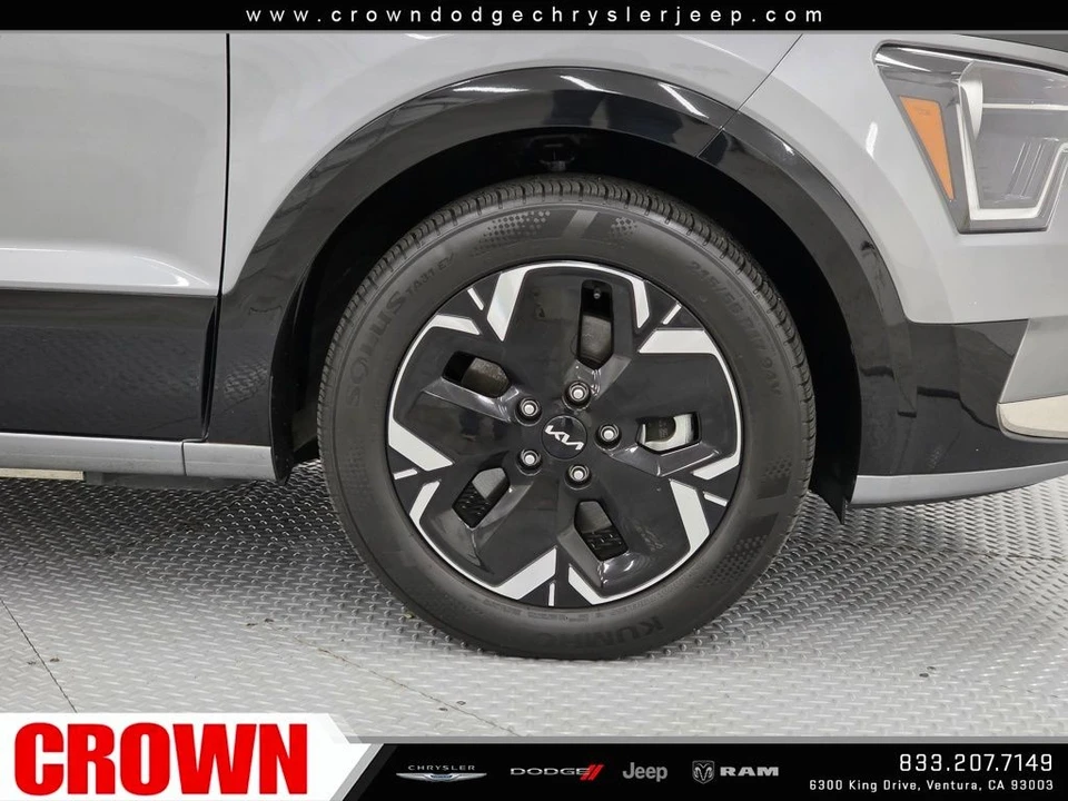 2024 Kia Niro - Image 9 of 12