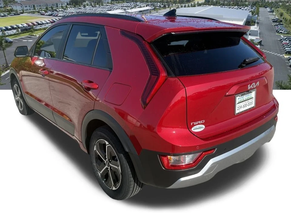 2024 Kia Niro - Image 7 of 12