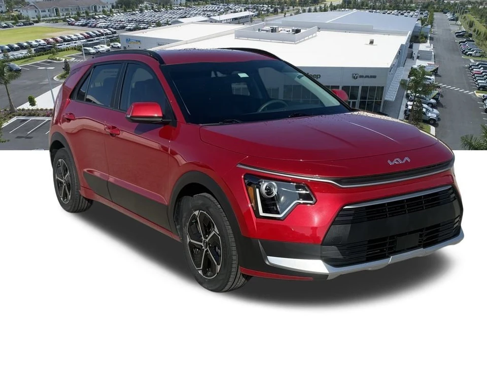 2024 Kia Niro - Image 2 of 12