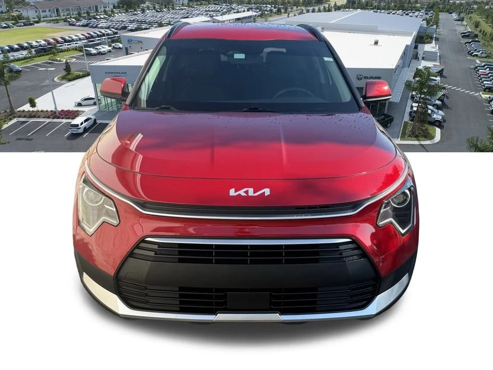 2024 Kia Niro - Image 9 of 12