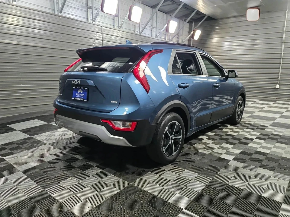 2024 Kia Niro - Image 5 of 12