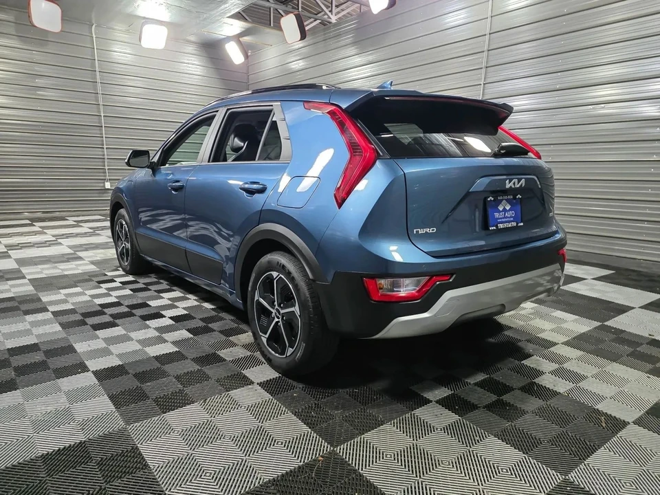 2024 Kia Niro - Image 7 of 12