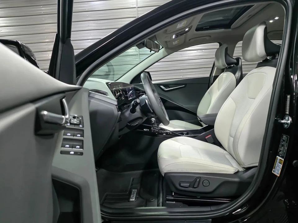 2024 Kia Niro - Image 13 of 21