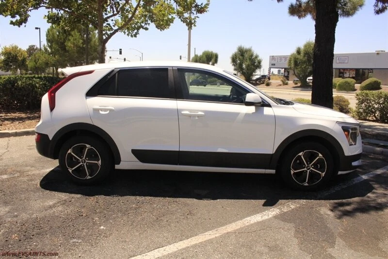 2024 Kia Niro - Image 4 of 20