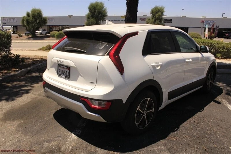 2024 Kia Niro - Image 5 of 20