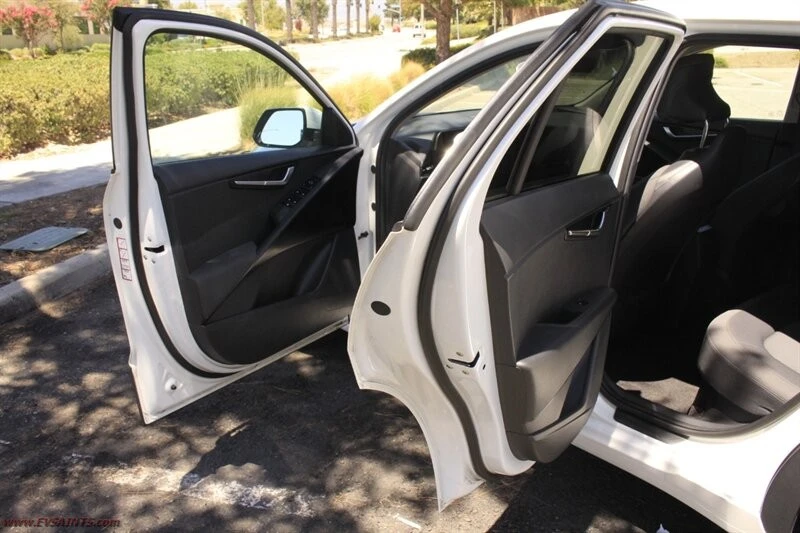 2024 Kia Niro - Image 9 of 20