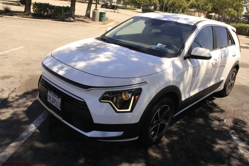 2024 Kia Niro - Image 2 of 20