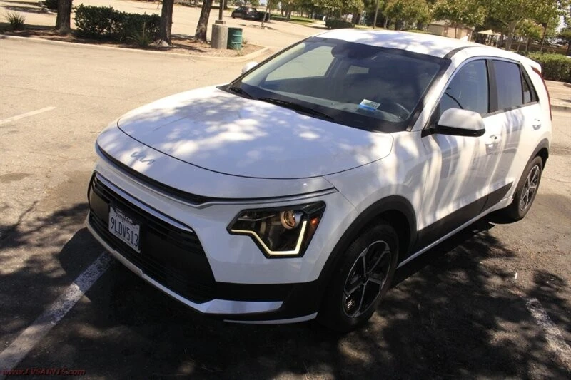 2024 Kia Niro - Image 2 of 20