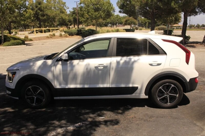 2024 Kia Niro - Image 8 of 20