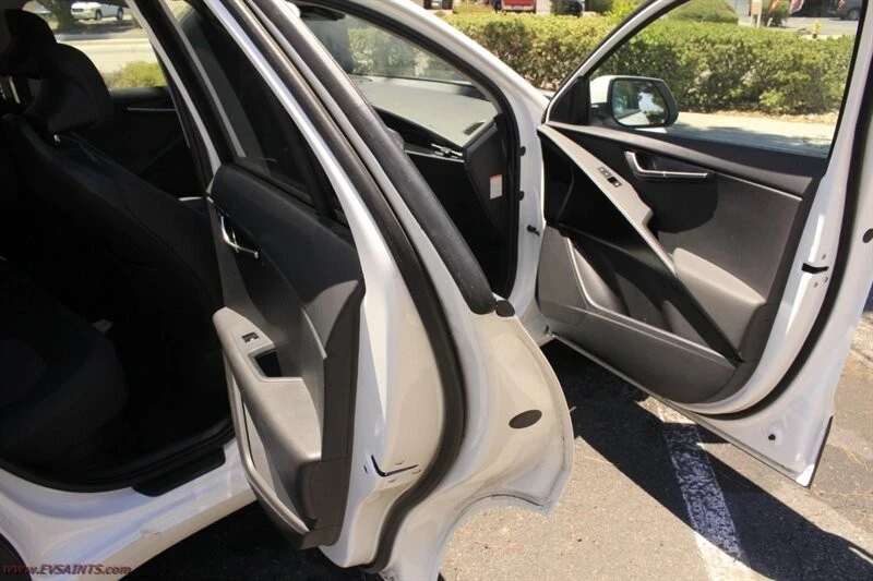 2024 Kia Niro - Image 12 of 20