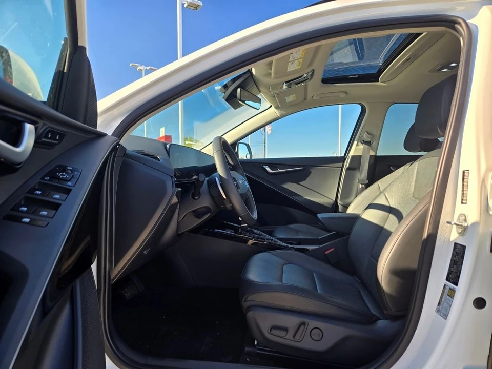 2024 Kia Niro - Image 10 of 12