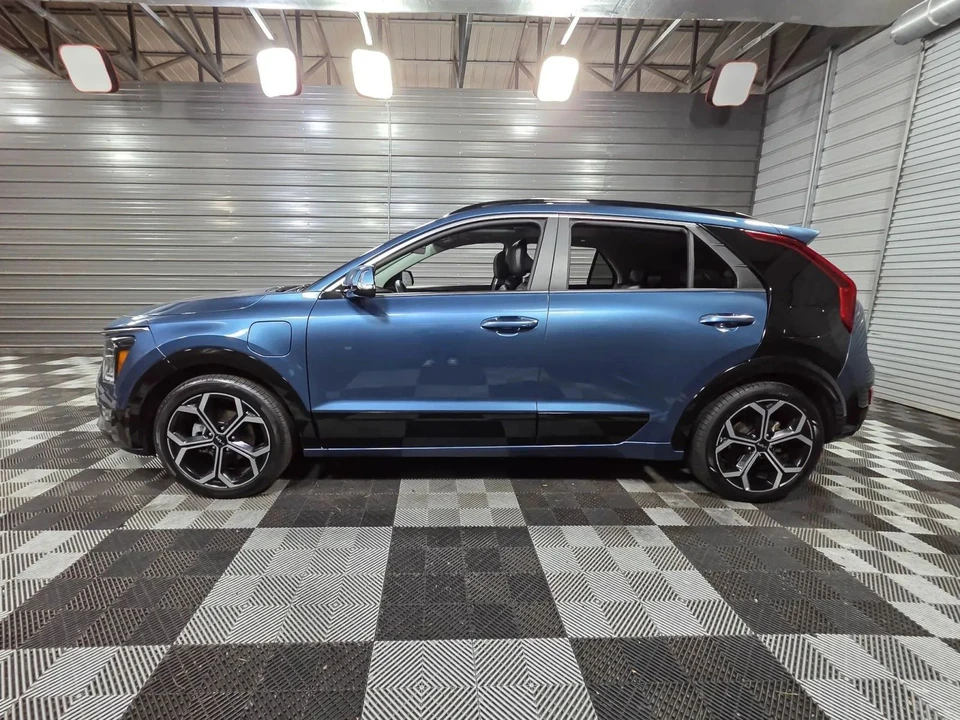 2024 Kia Niro - Image 8 of 12