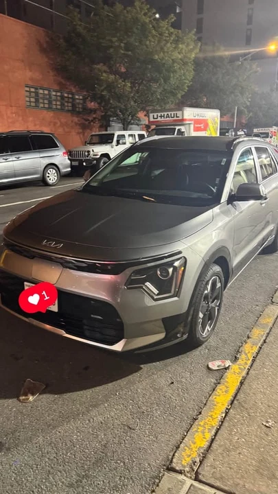 2024 Kia Niro - Image 2 of 4