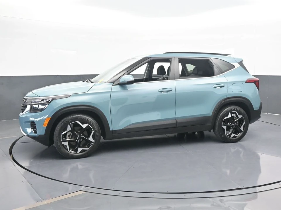 2024 Kia Seltos - Image 2 of 12