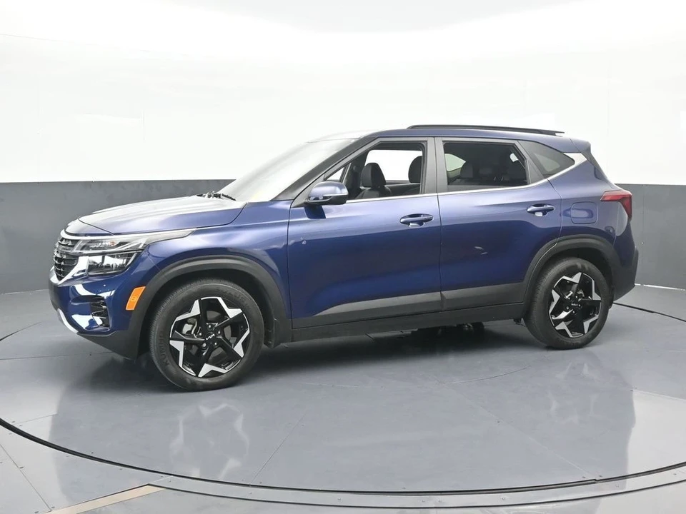 2024 Kia Seltos - Image 2 of 12