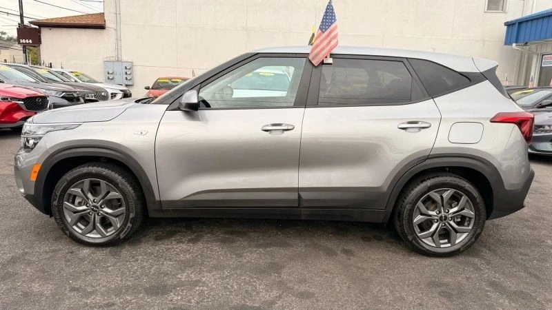 2024 Kia Seltos - Image 10 of 12
